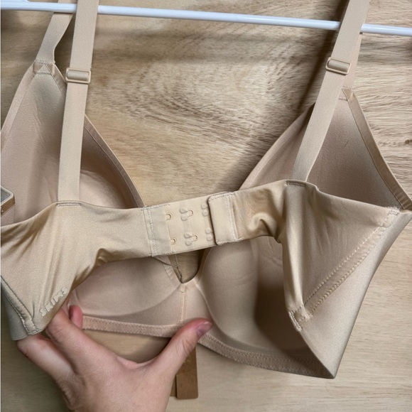 SKIMS Beige Seamless Bra - Picture 3 of 3